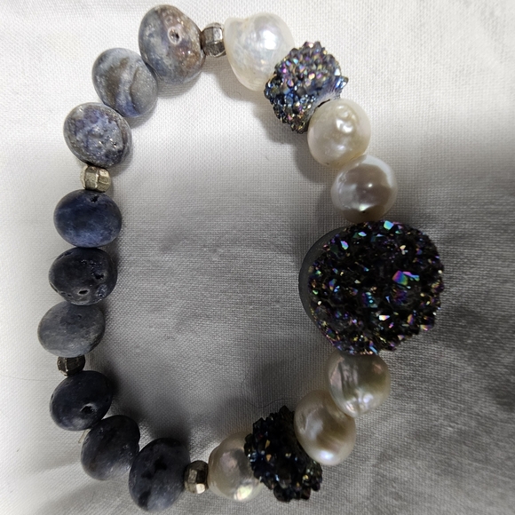 Elegant Blue and Pearl Beaded Bracelet‎ - Picture 5 of 7
